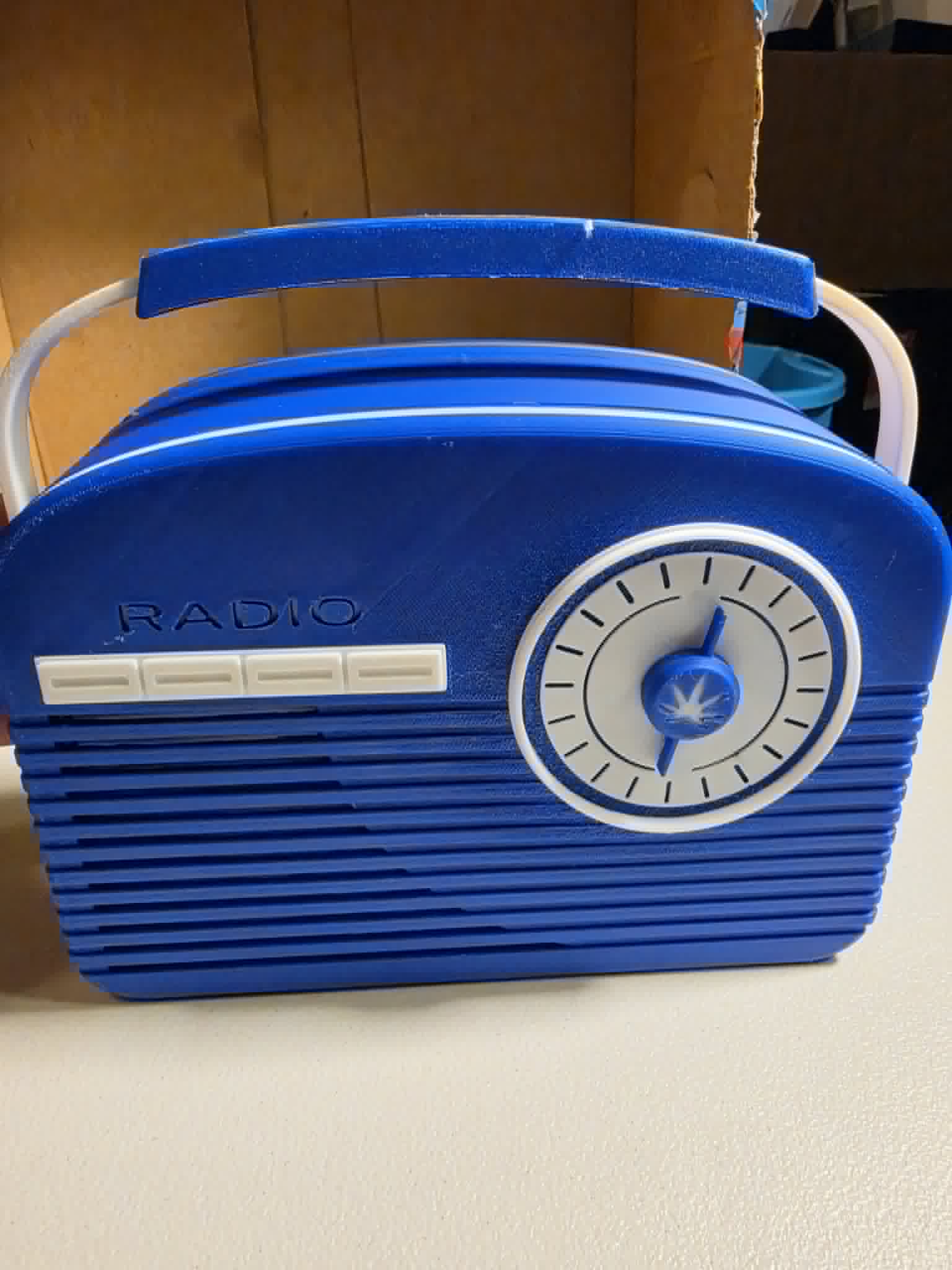 REEFER RETRO RADIO